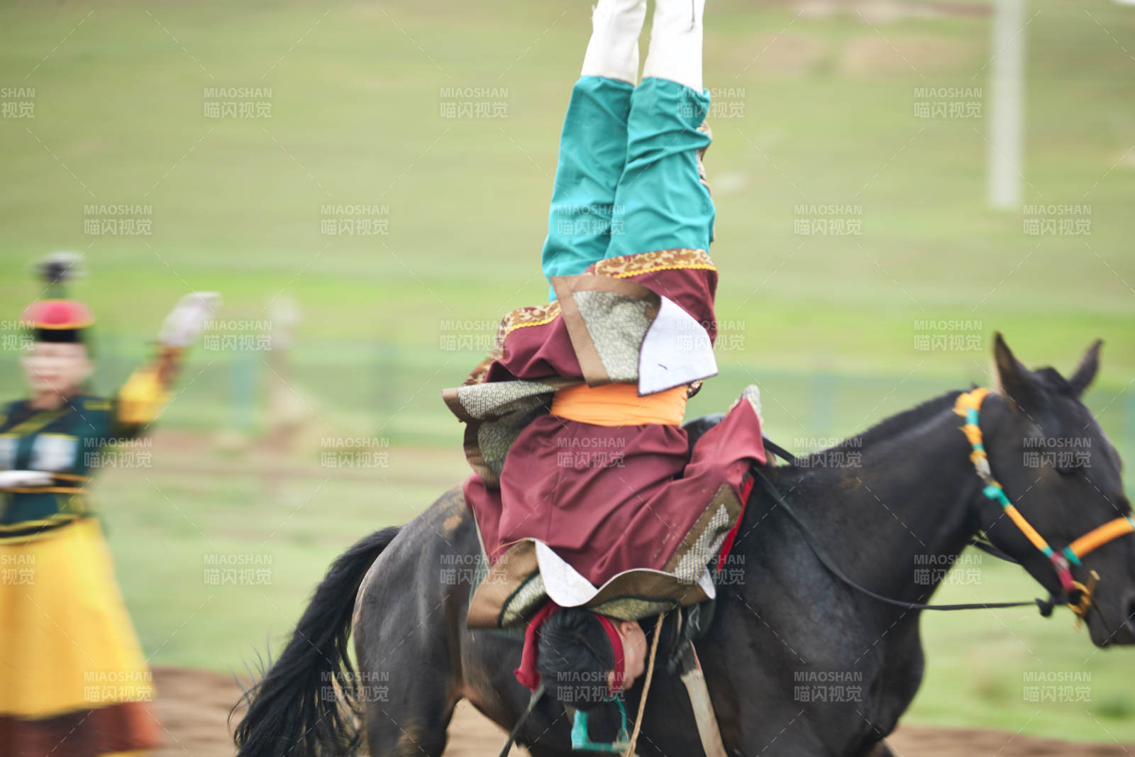 河北省沽源县库伦淖尔景区的蒙古马术表演图片
