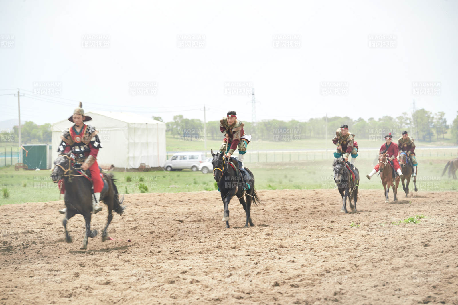河北省沽源县库伦淖尔景区的蒙古马术表演图片