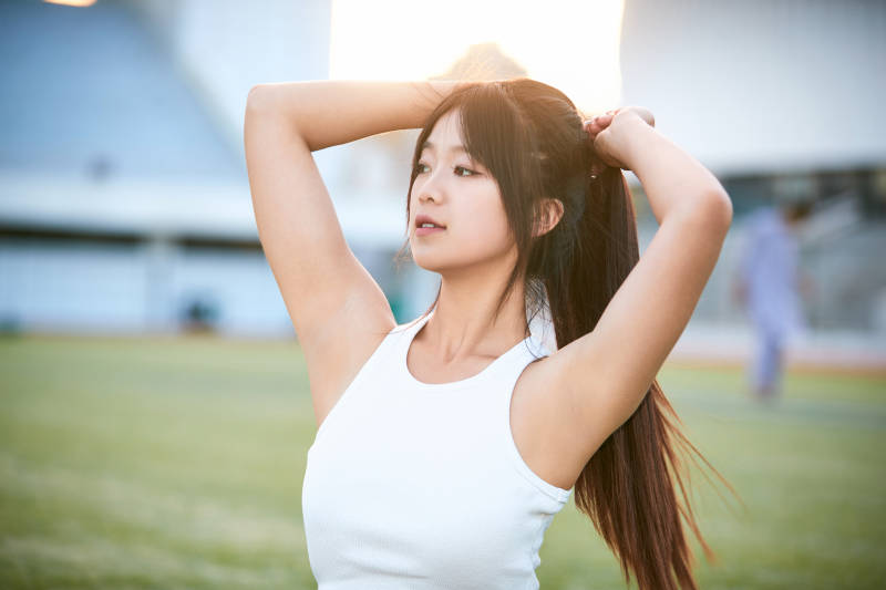 绿茵场上的快乐的足球宝贝图片