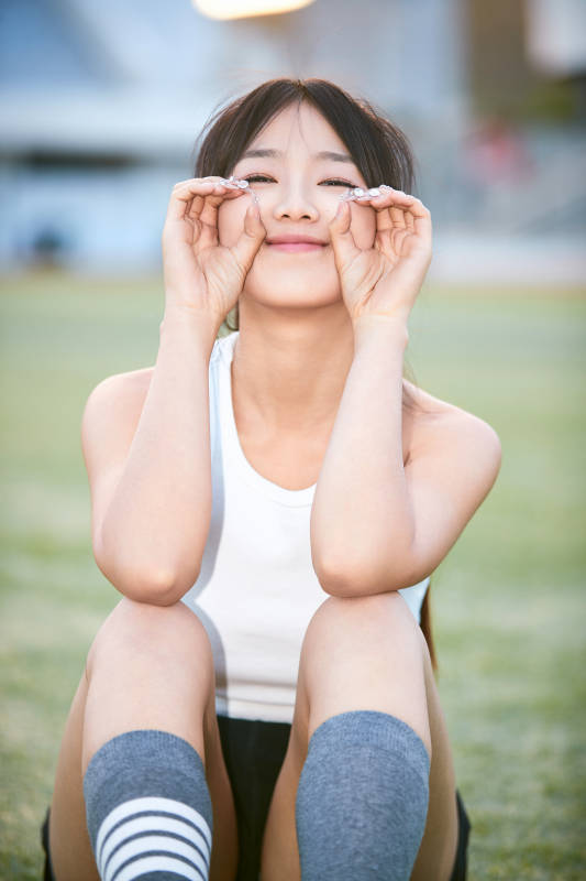 绿茵场上的快乐的足球宝贝图片