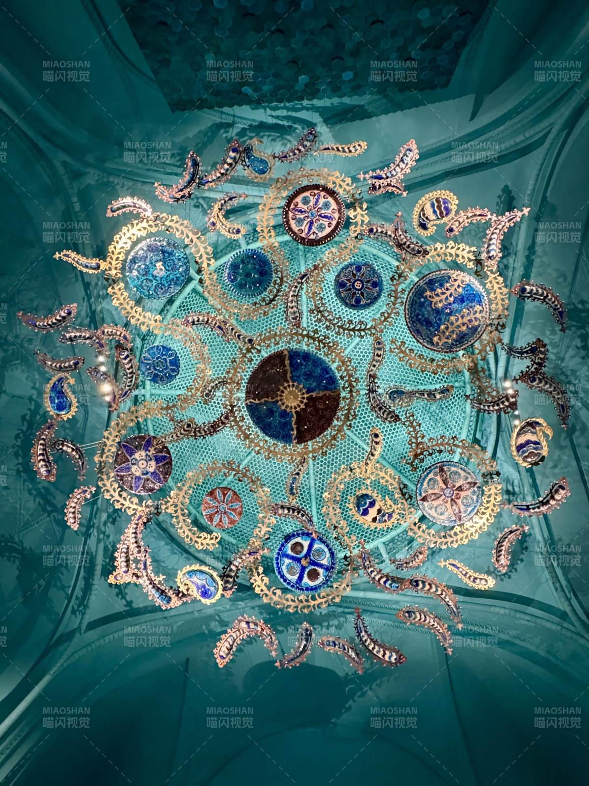 乌兹别克斯坦  双年展 穹顶幻彩齿轮图片