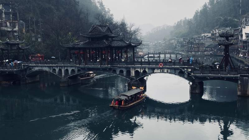 古桥流水人家.凤凰古城图片