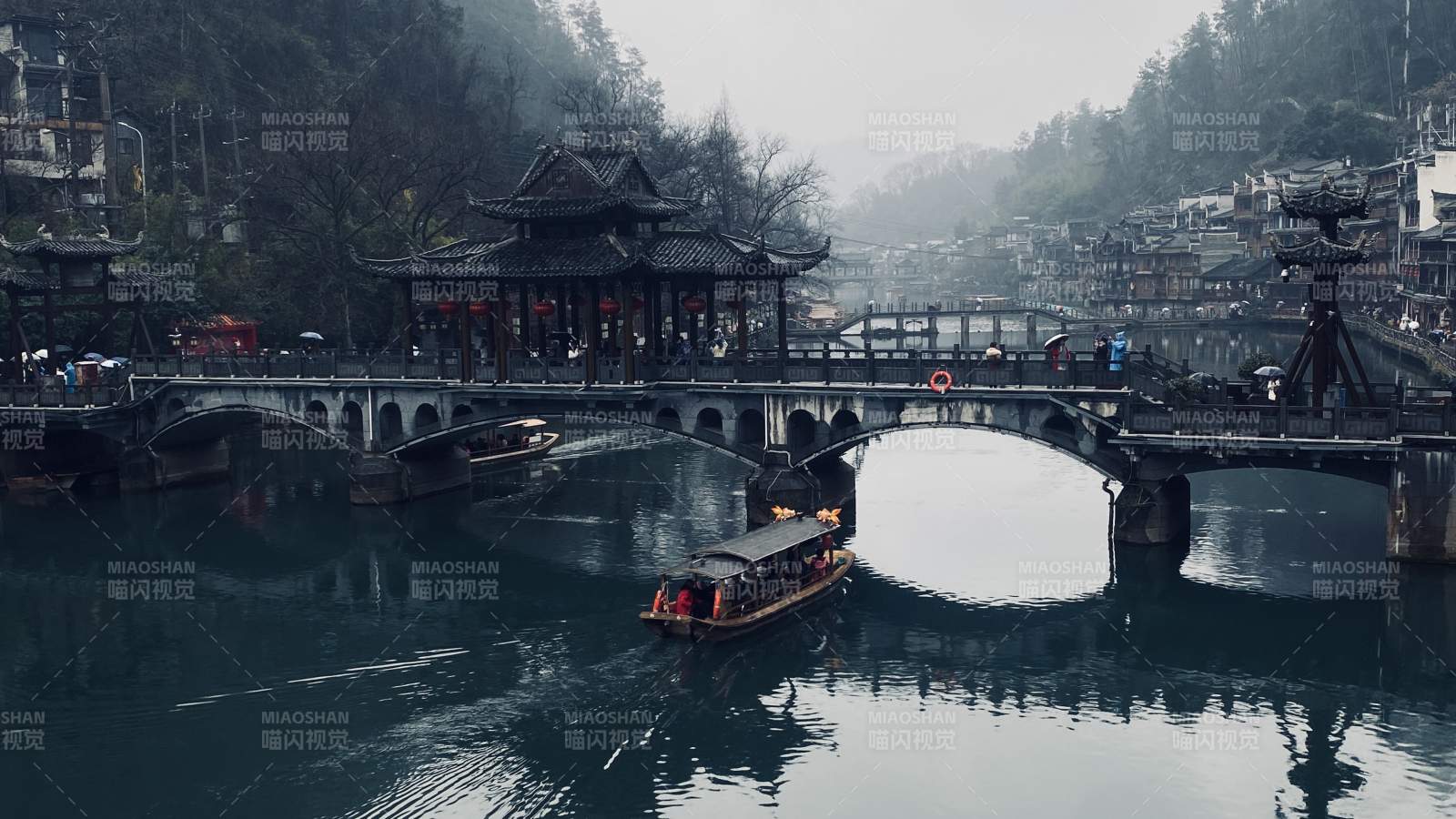 古桥流水人家.凤凰古城图片