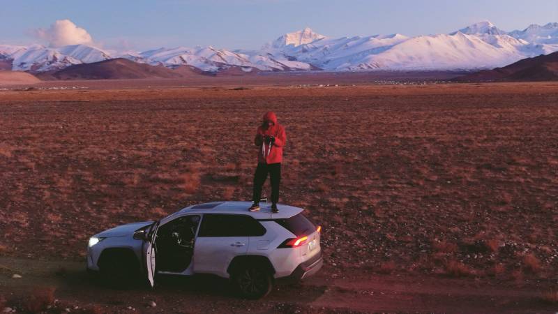 遥望喜马拉雅群峰图片