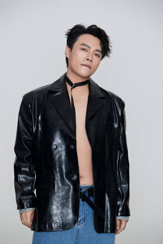 白色背景下的雅痞青年形象图片