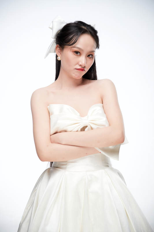 女性婚纱妆面图片