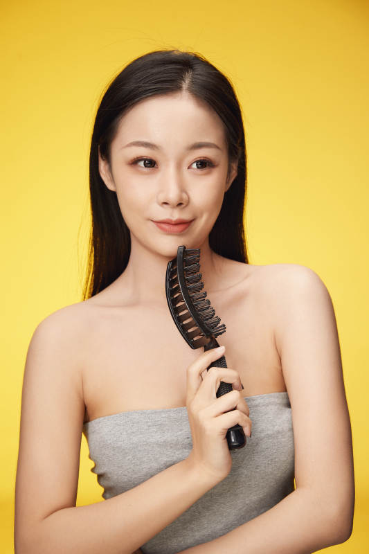 亚洲美女面部特写化妆护肤图片