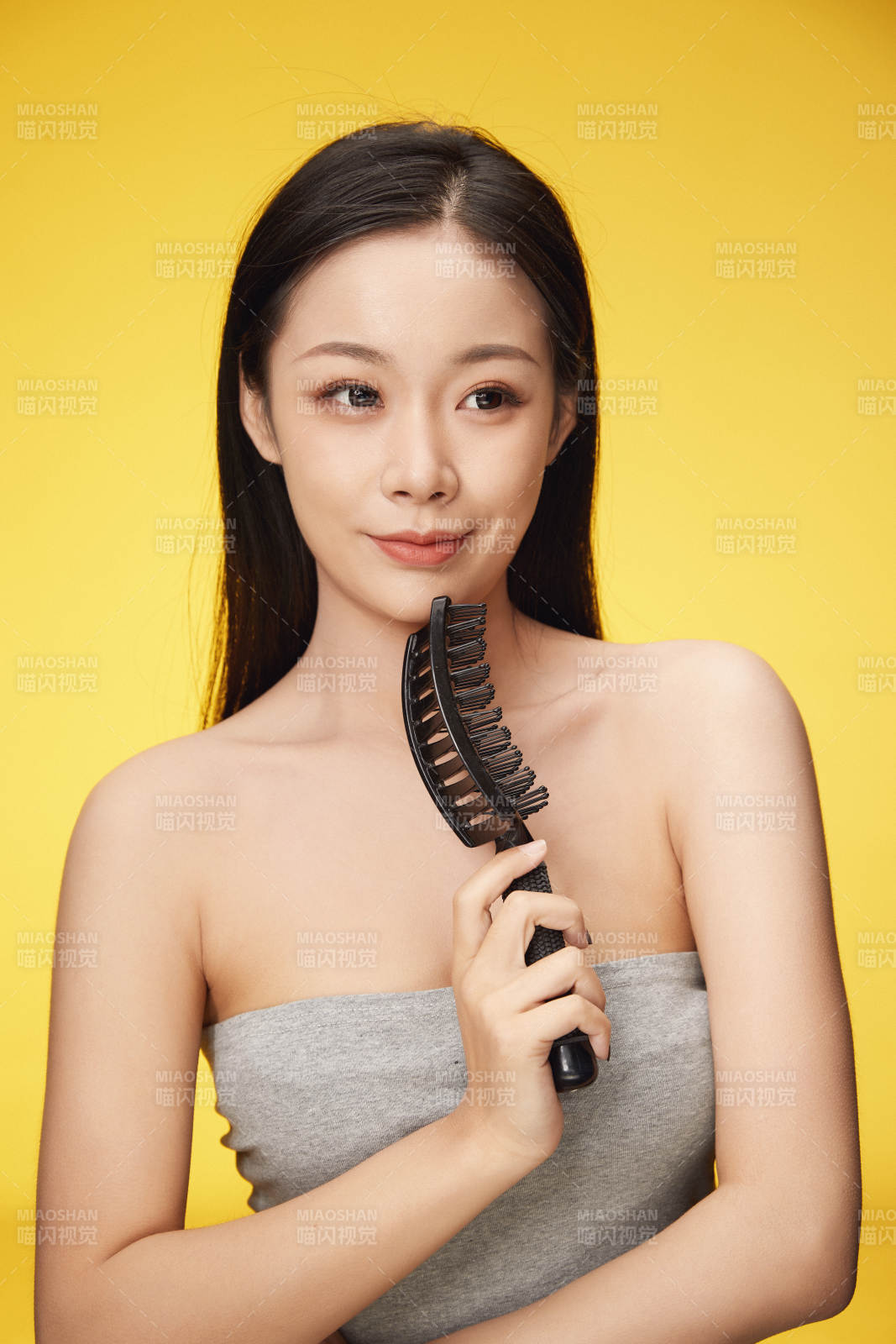 亚洲美女面部特写化妆护肤图片