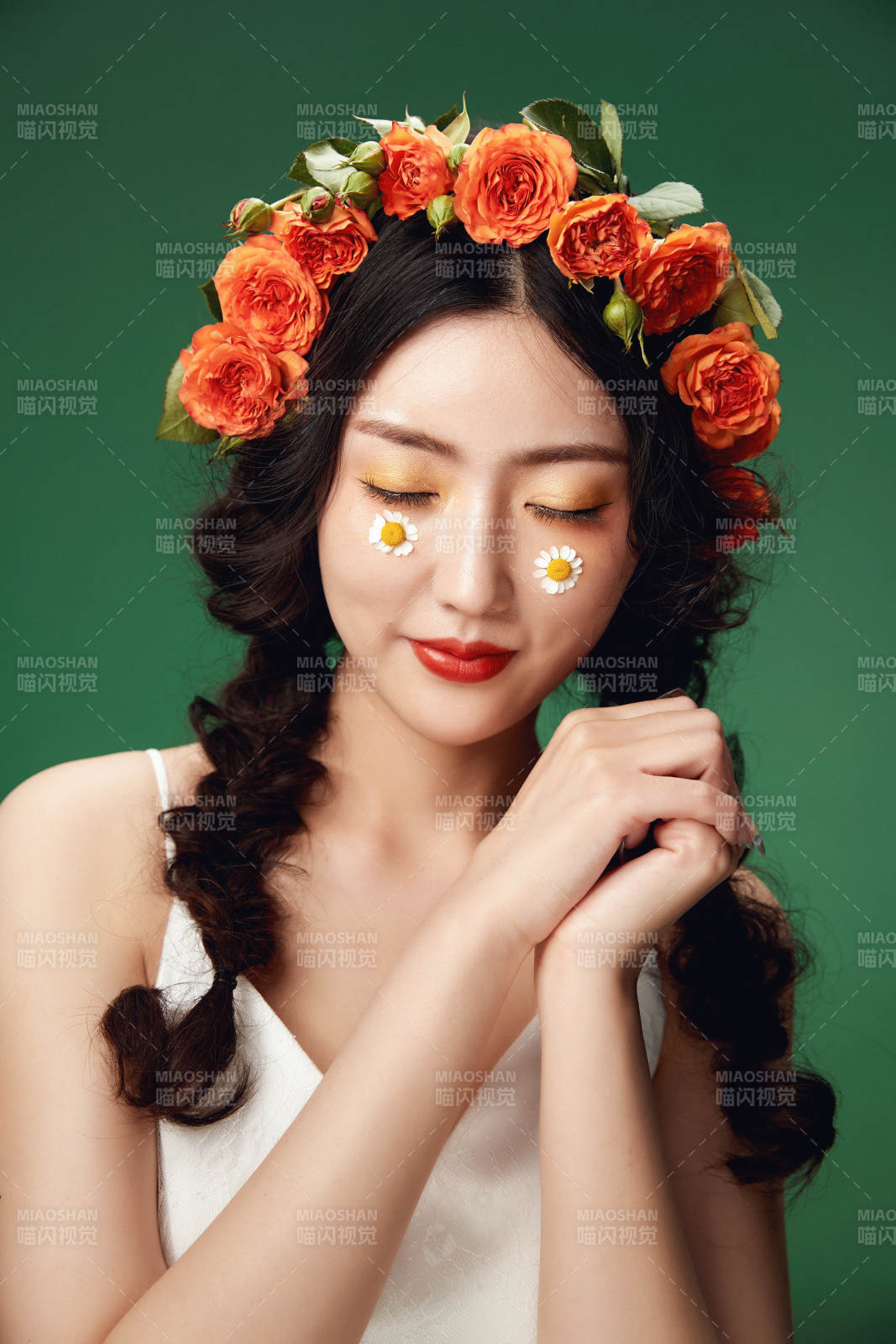 时尚亚洲女性婚纱妆面彩妆图片