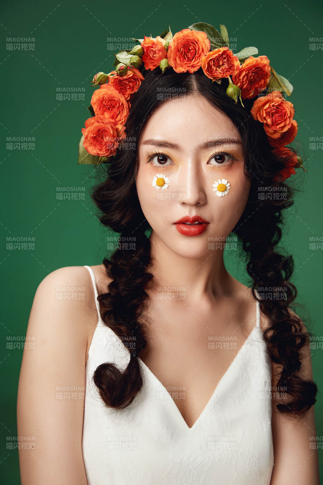 时尚亚洲女性婚纱妆面彩妆图片