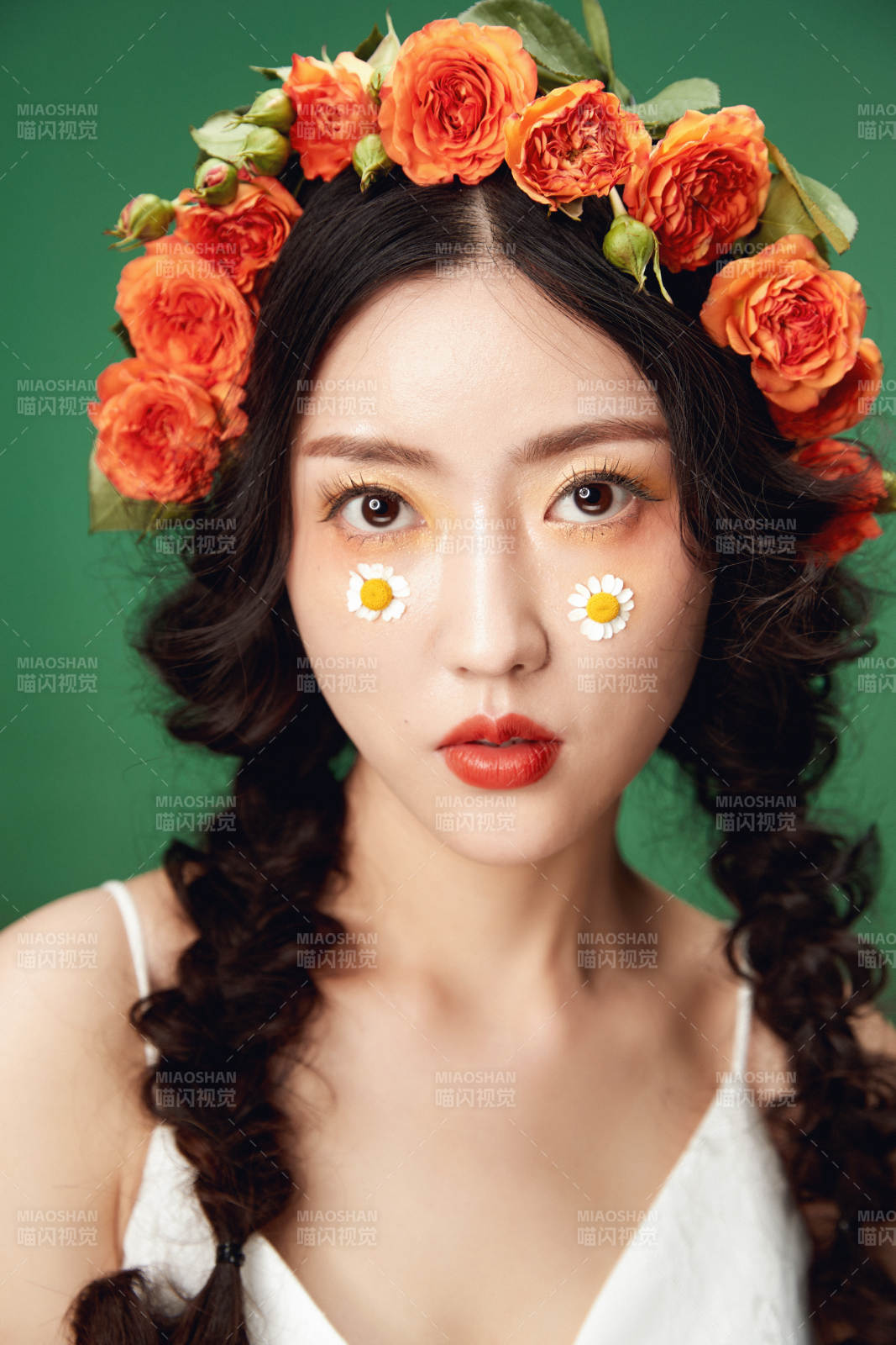 时尚亚洲女性婚纱妆面彩妆图片