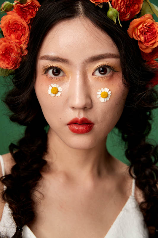 时尚亚洲女性婚纱妆面彩妆图片