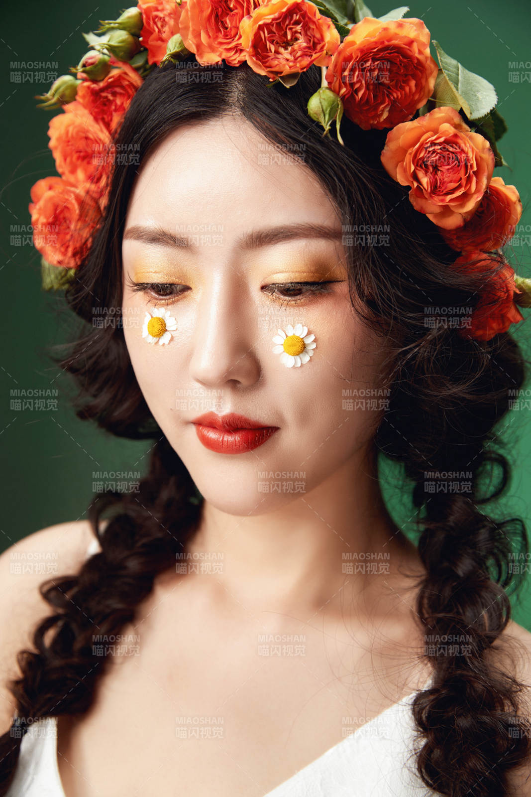 时尚亚洲女性婚纱妆面彩妆图片