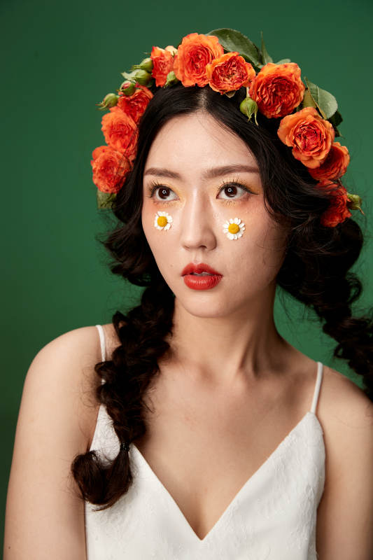 时尚亚洲女性婚纱妆面彩妆图片