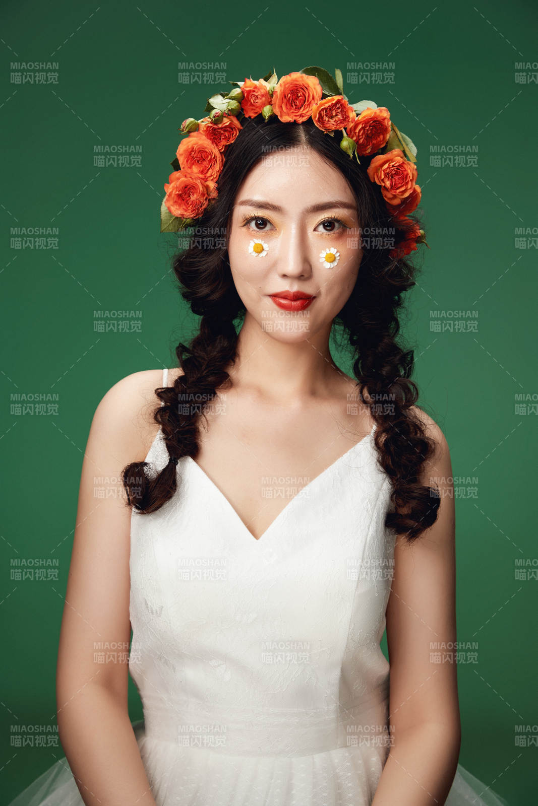 时尚亚洲女性婚纱妆面彩妆图片