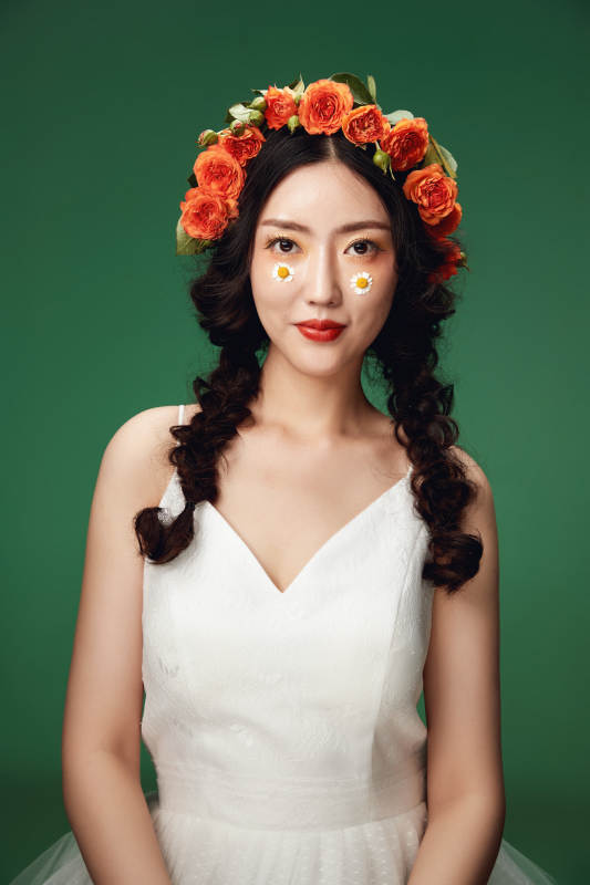 时尚亚洲女性婚纱妆面彩妆图片