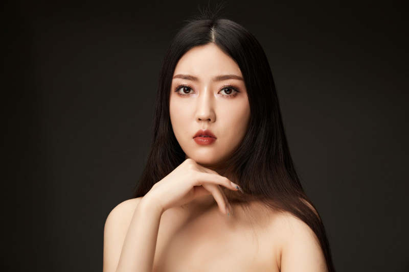 时尚亚洲女性婚纱妆面彩妆图片