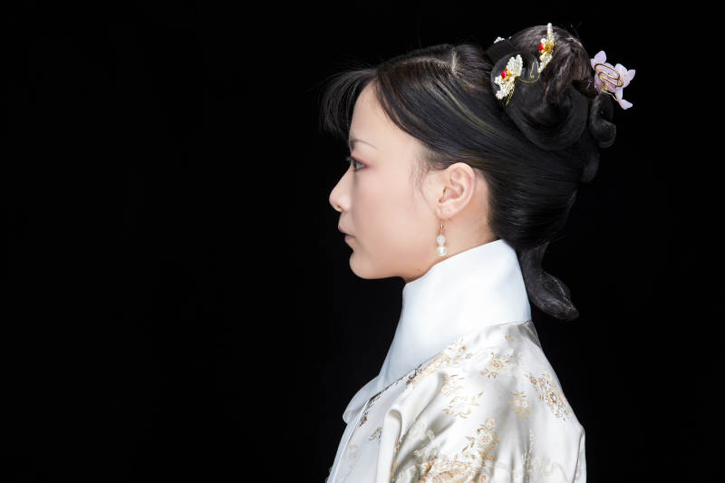 黑色背景下的清代女性古装造型清朝古装图片