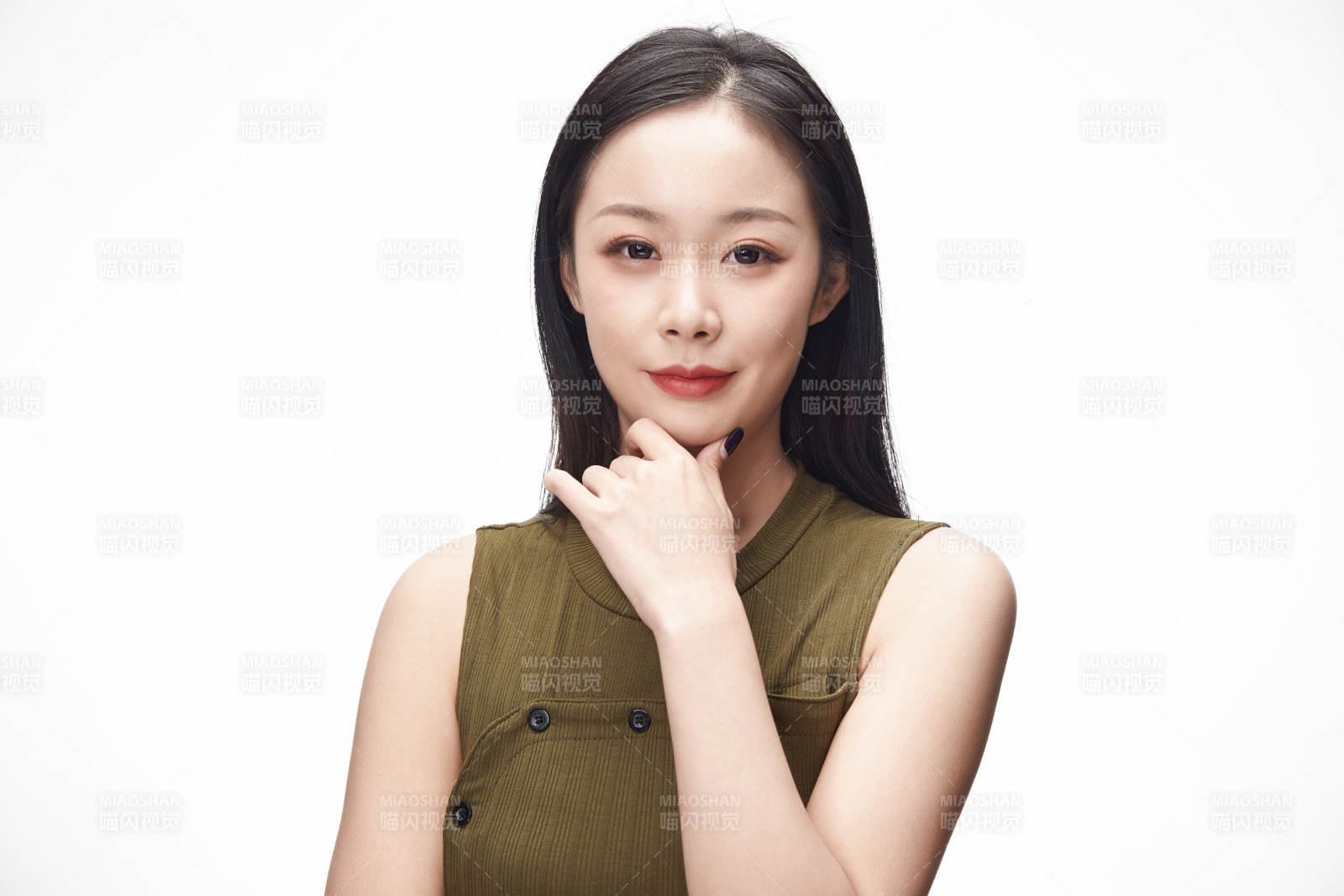 亚洲美女面部特写化妆护肤图片