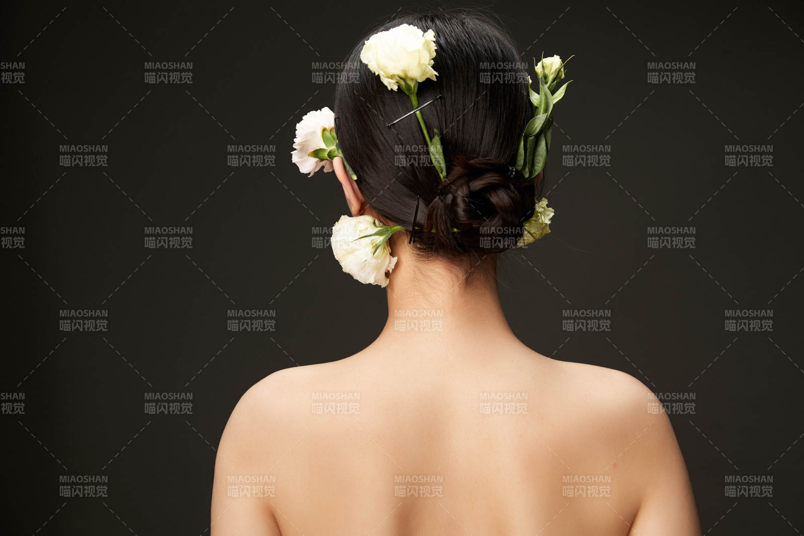 时尚亚洲女性婚纱妆面彩妆图片