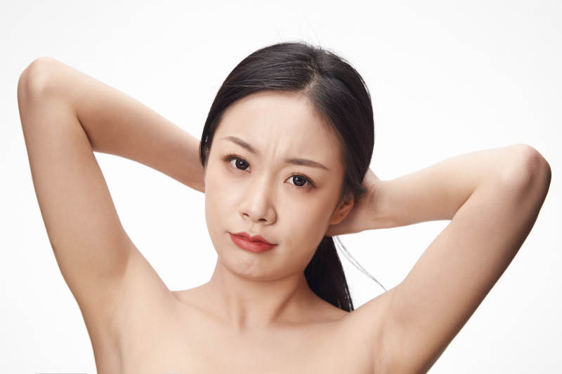 亚洲美女面部特写化妆护肤图片