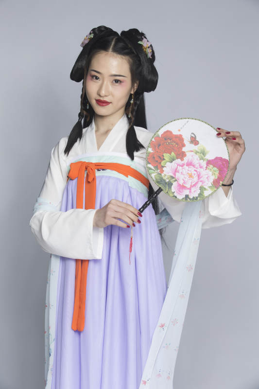 汉服风韵人像棚拍汉服少女图片