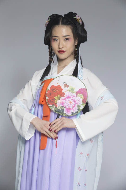 汉服风韵人像棚拍汉服少女图片