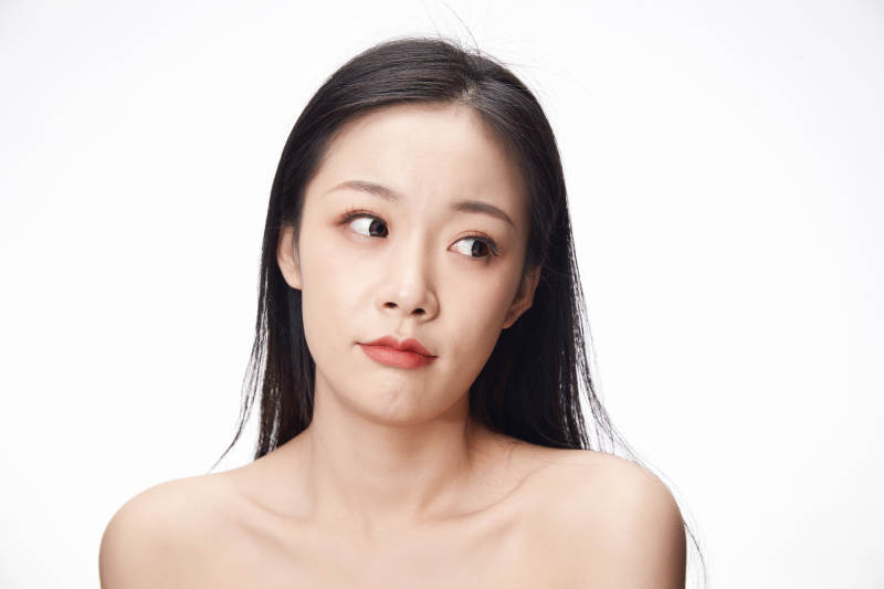 亚洲美女面部特写化妆护肤图片