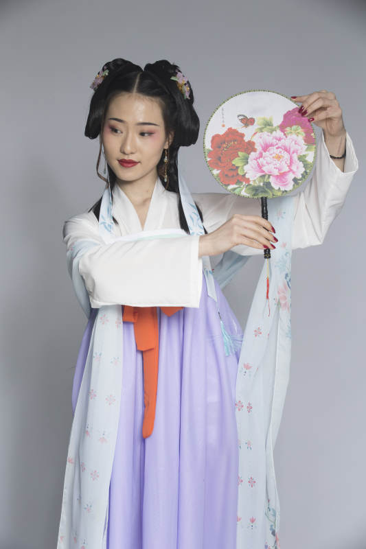 汉服风韵人像棚拍汉服少女图片