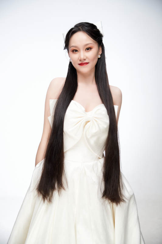 女性婚纱妆面图片