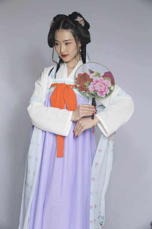 汉服风韵人像棚拍汉服少女图片