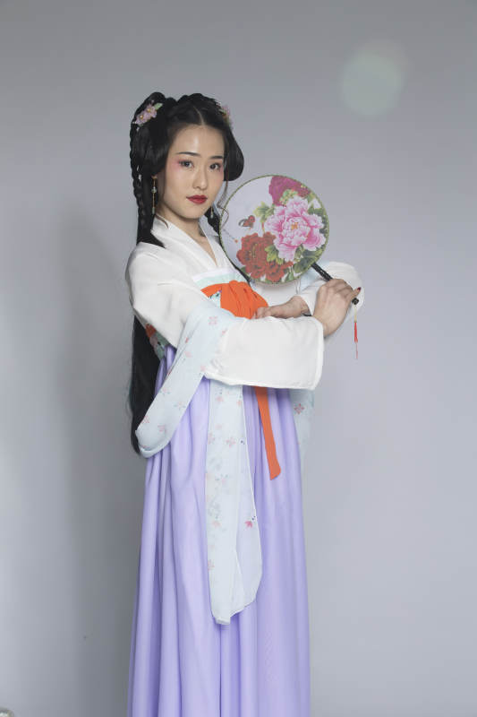汉服风韵人像棚拍汉服少女图片