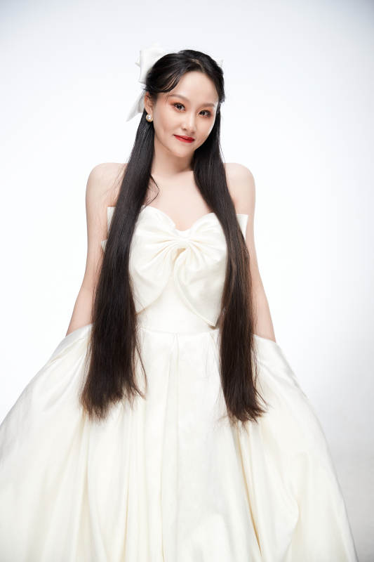 女性婚纱妆面图片