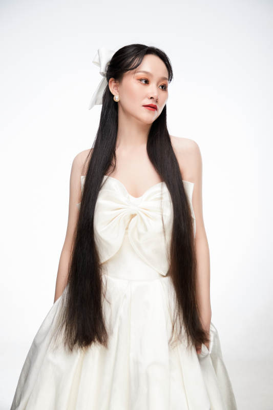 女性婚纱妆面图片