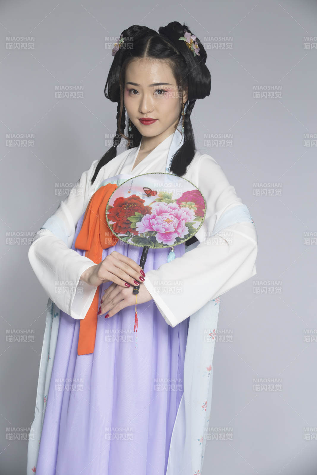 汉服风韵人像棚拍汉服少女图片