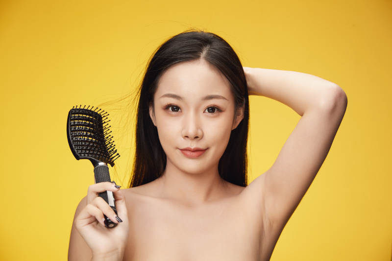 亚洲美女面部特写化妆护肤图片