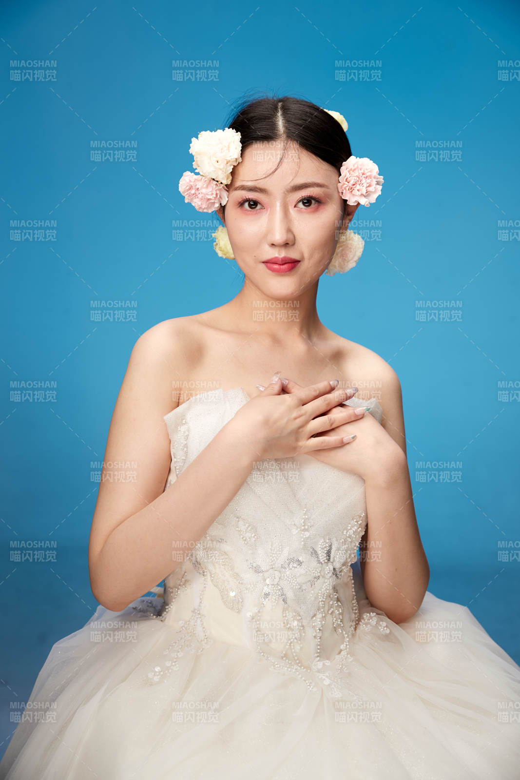 时尚亚洲女性婚纱妆面彩妆图片