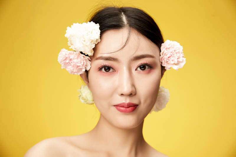 时尚亚洲女性婚纱妆面彩妆图片