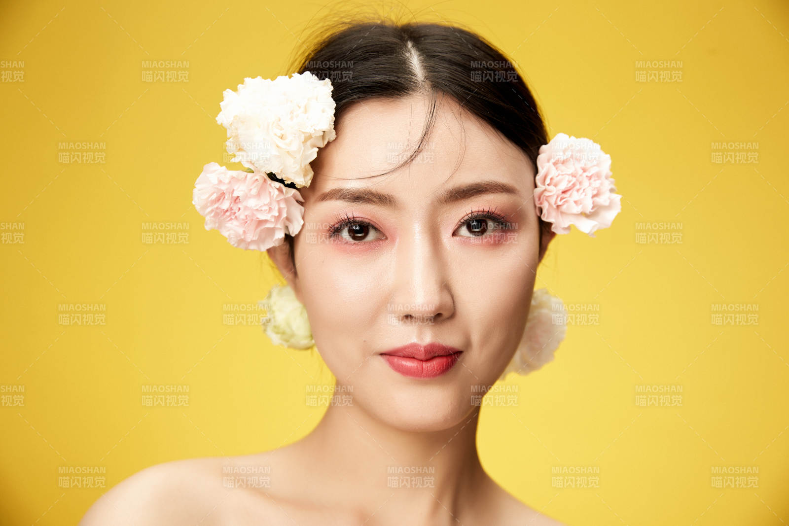 时尚亚洲女性婚纱妆面彩妆图片