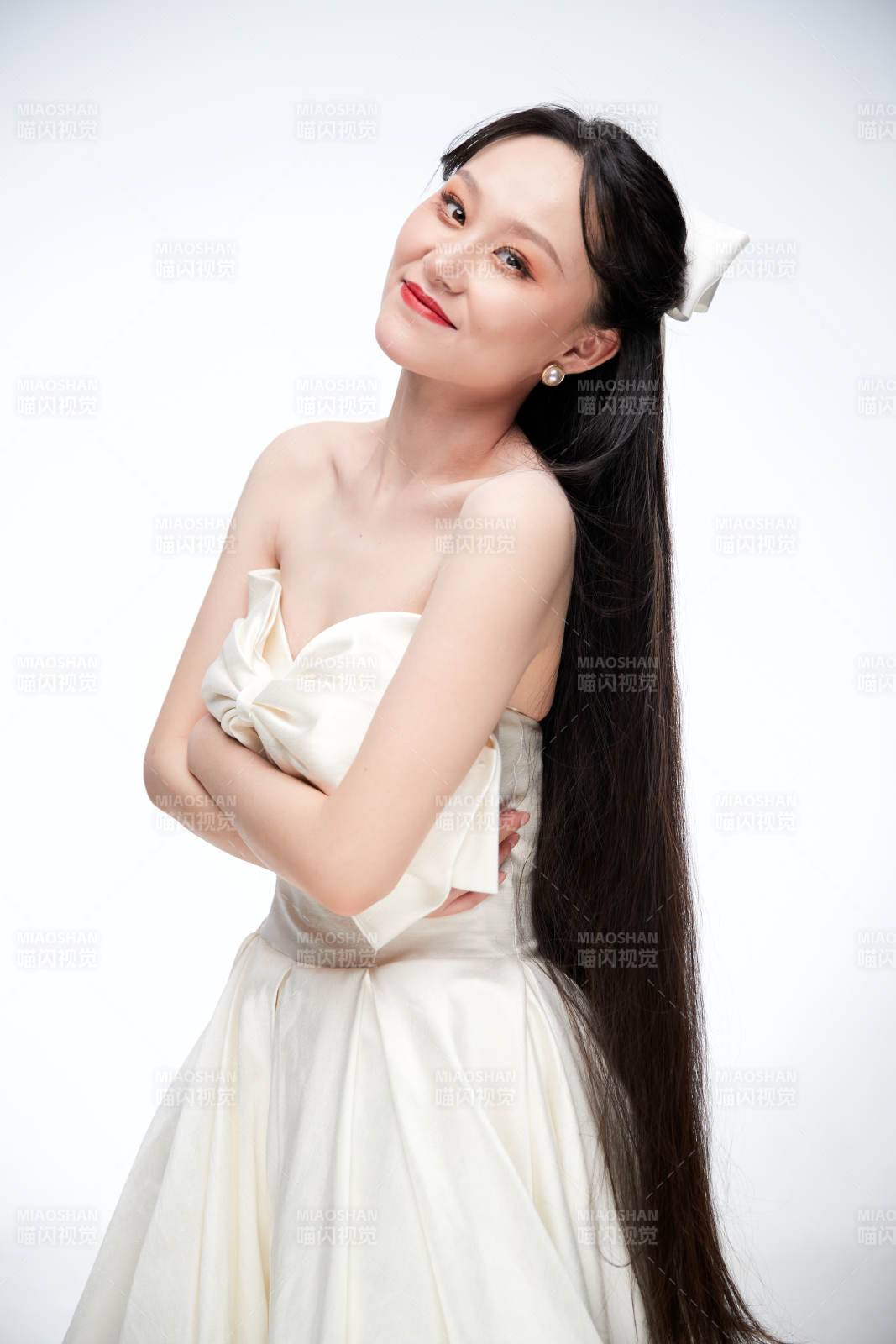 女性婚纱妆面图片