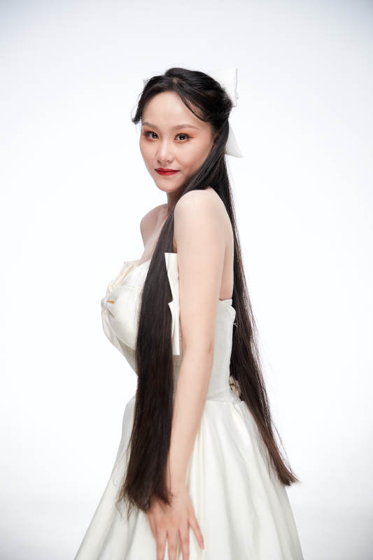 女性婚纱妆面图片