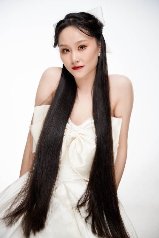 女性婚纱妆面图片