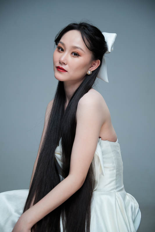 女性婚纱妆面图片