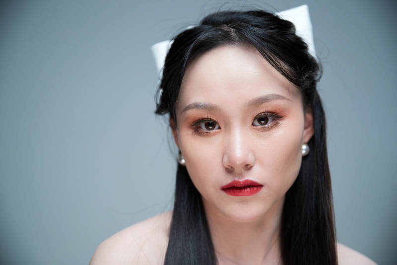 女性婚纱妆面图片