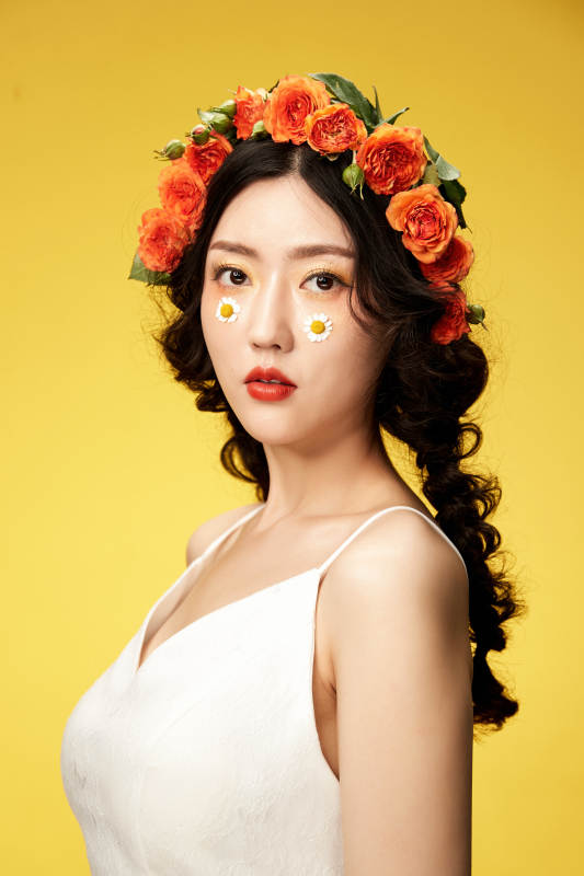 时尚亚洲女性婚纱妆面彩妆图片