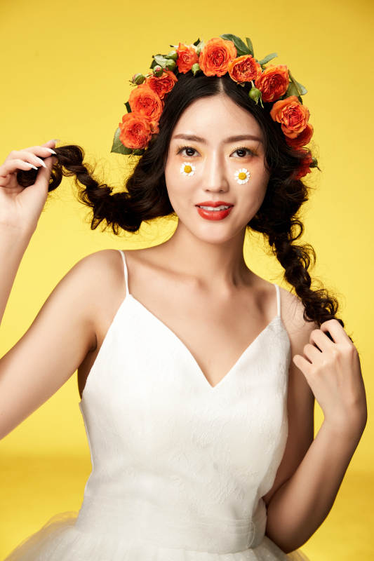 时尚亚洲女性婚纱妆面彩妆图片