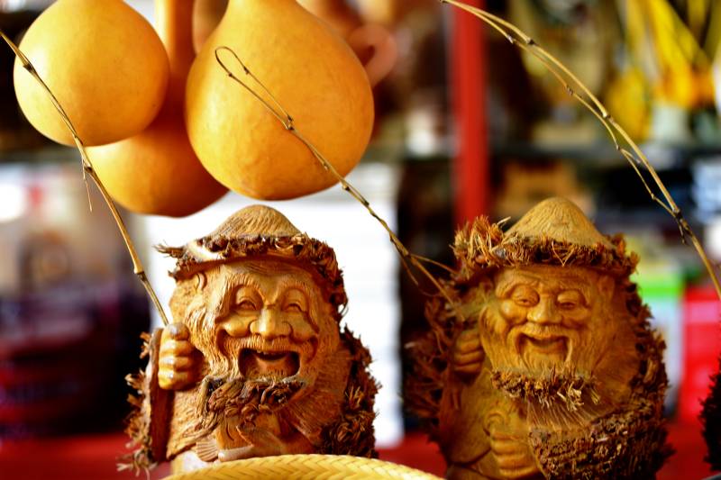 竹根雕笑脸艺术图片