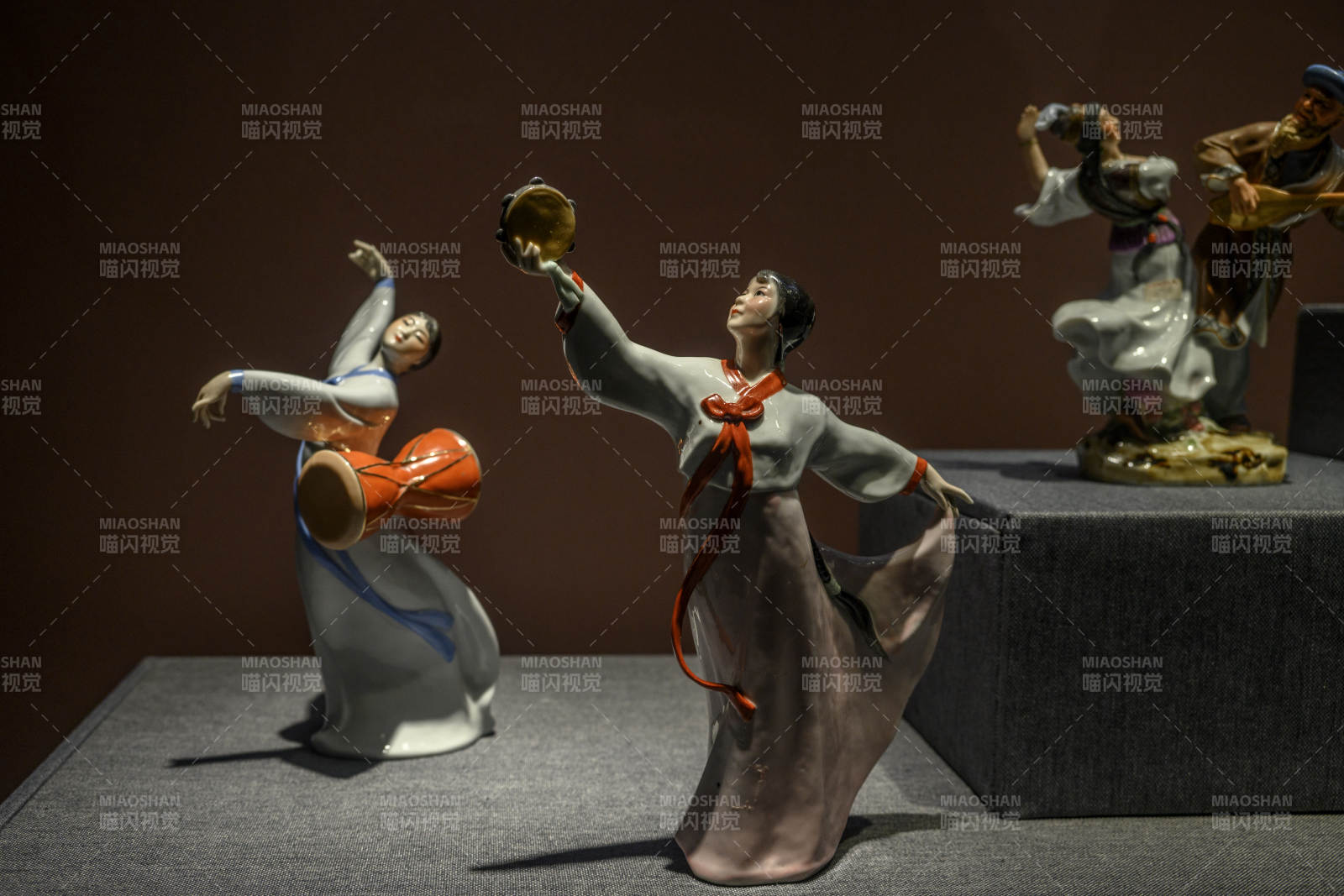 景德镇歌舞瓷雕图片