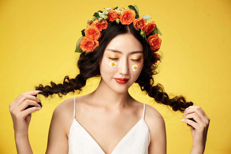 时尚亚洲女性婚纱妆面彩妆图片