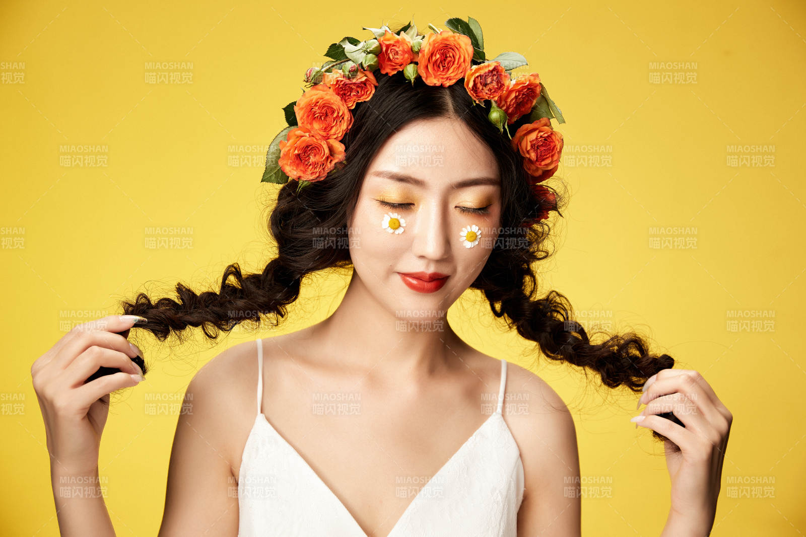 时尚亚洲女性婚纱妆面彩妆图片